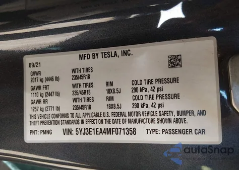 2021 Tesla Model 3 Standard Range Plus Rear-Wheel Drive z USA, uszkodzony, nr VIN 5YJ3E1EA4MF071358